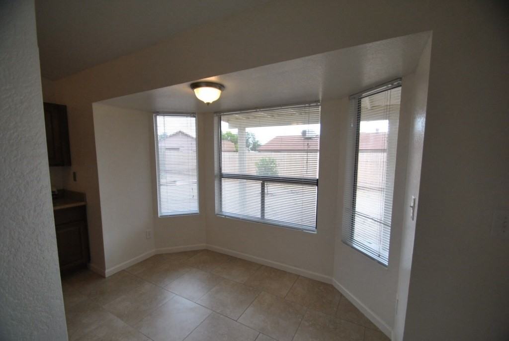 3135 E Charleston Ave - Photo 3 of 15