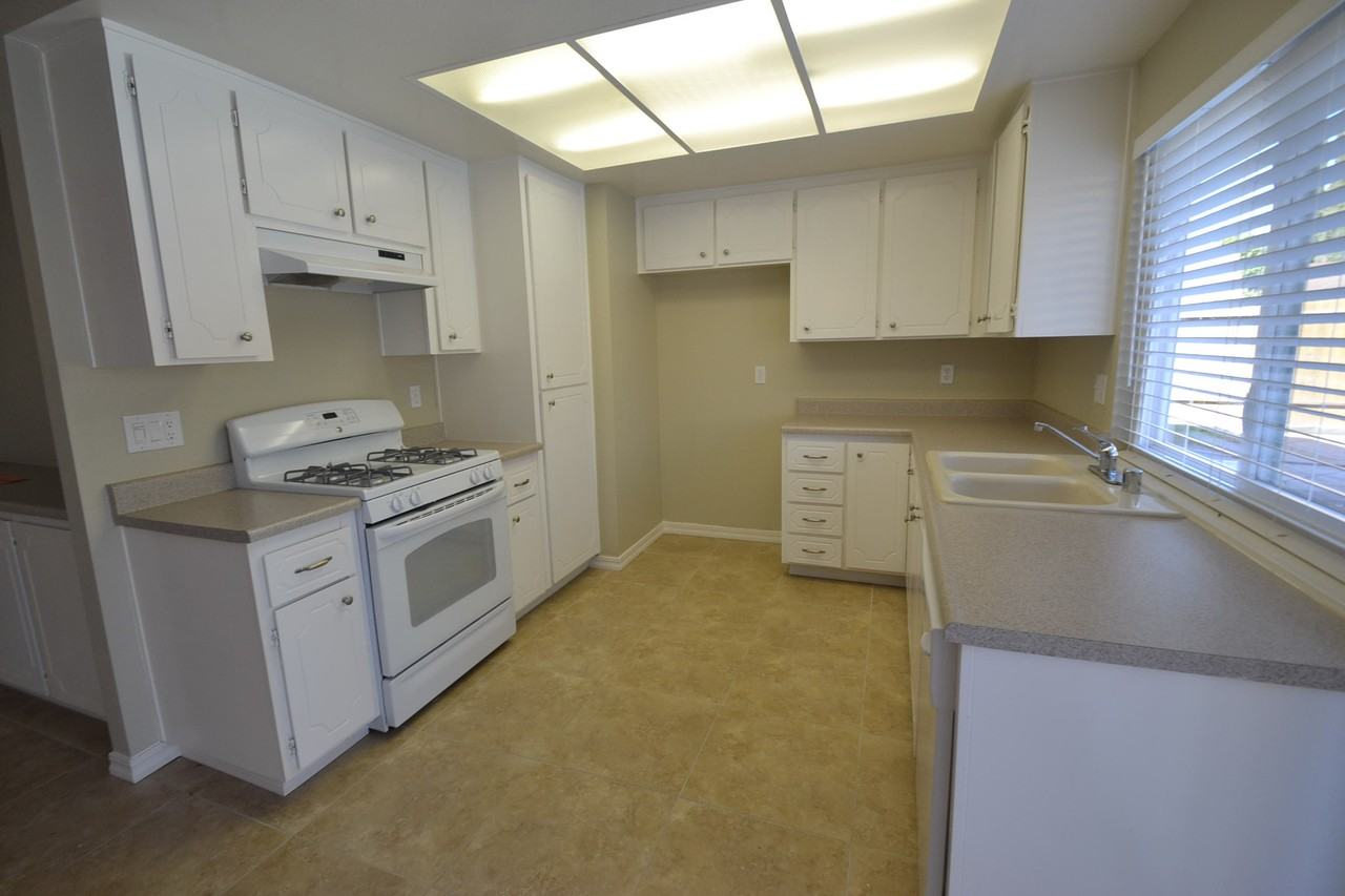 9651 Elmira Cir - Photo 3 of 9