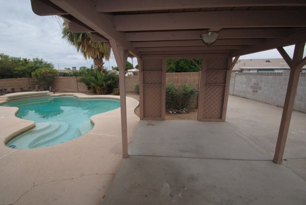 13830 N 38th Dr - Photo 2 of 27