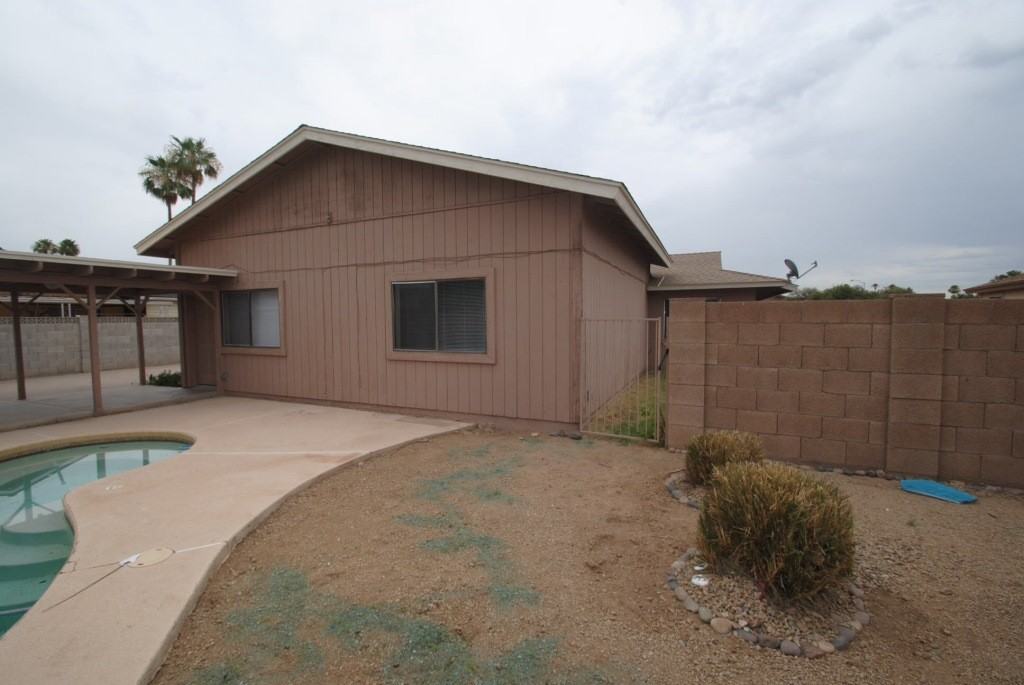 13830 N 38th Dr - Photo 3 of 27