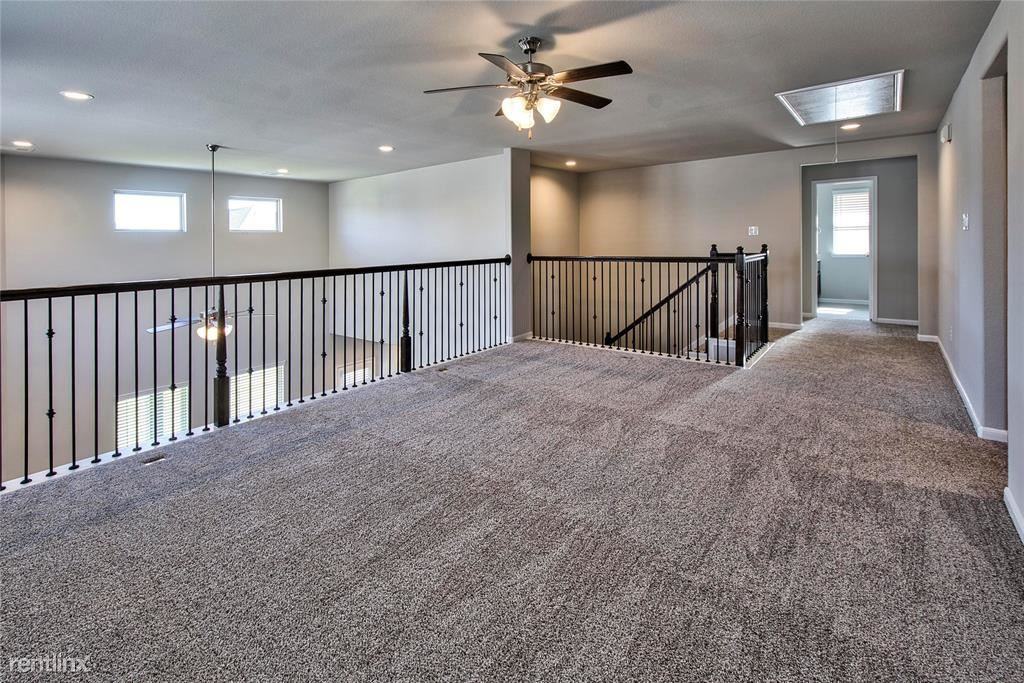 4015 Prairie Landing Ln - Photo 3 of 7