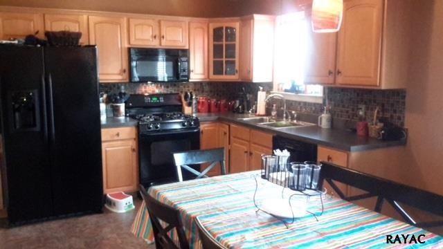 630 Thomas Armor Dr - Photo 2 of 10