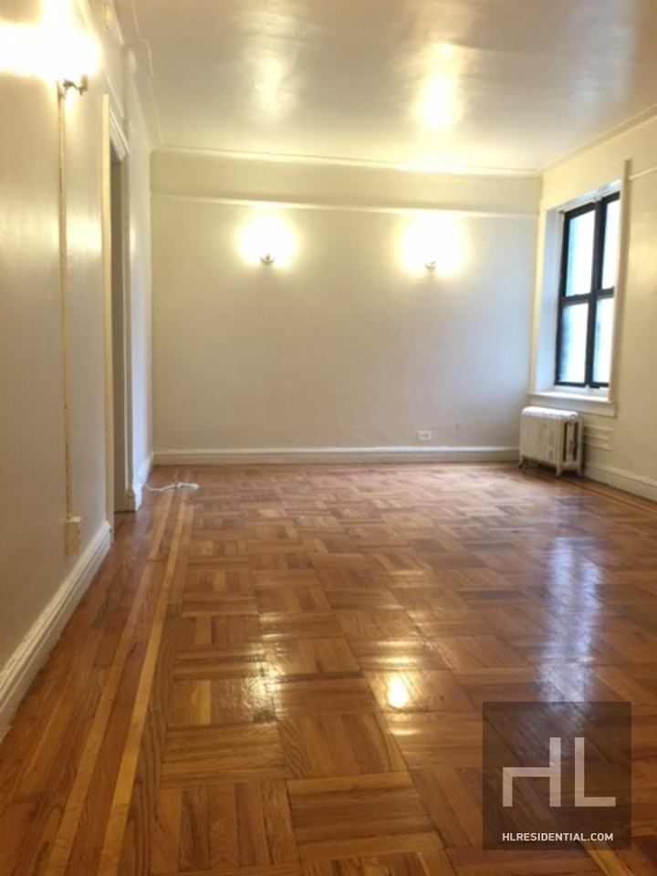 125 Elliott Ave #4C - Photo 2 of 5