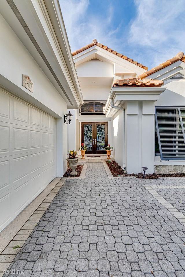 3219 W Channel Cir - Photo 2 of 19