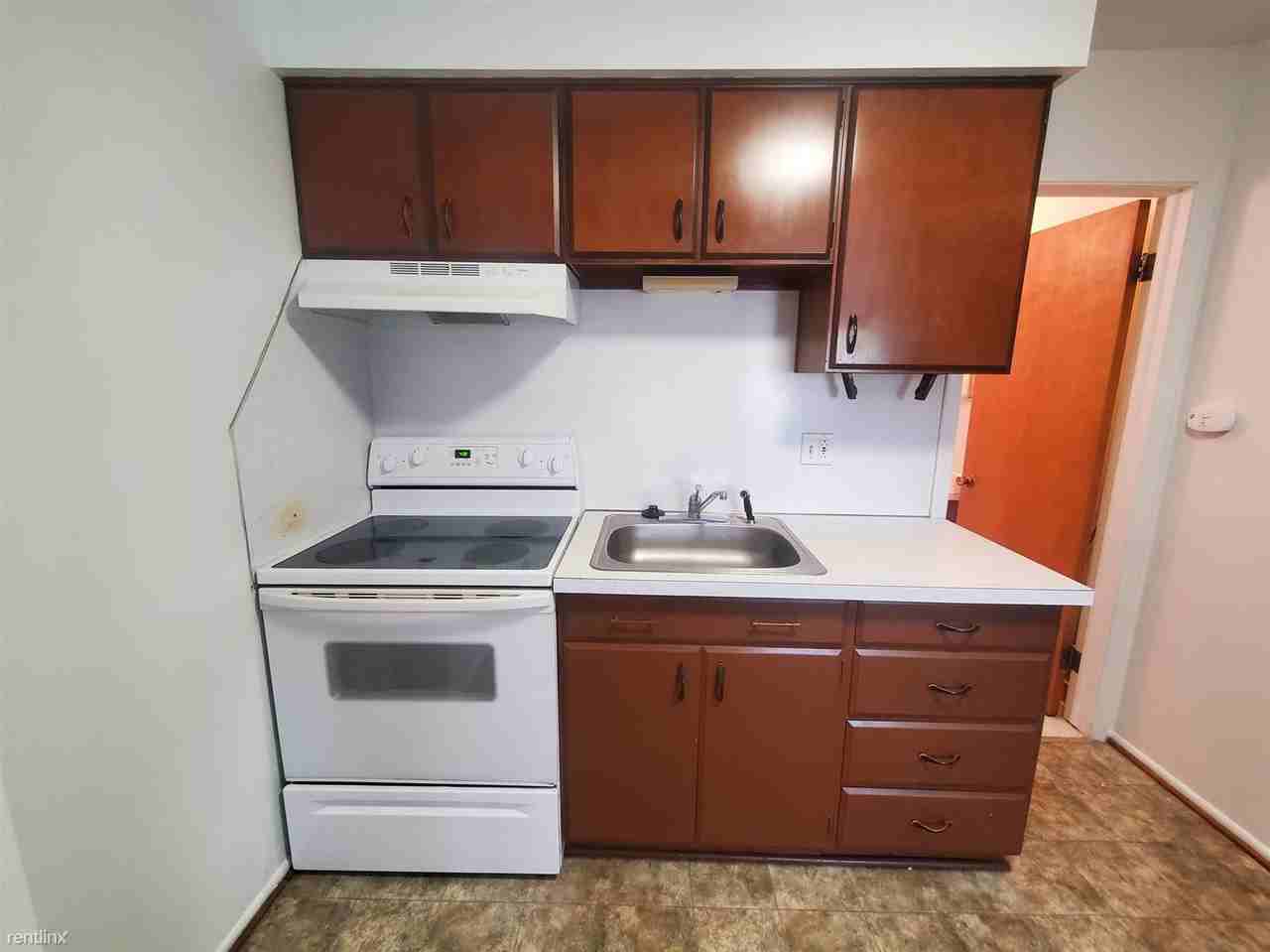 36741 Hathaway St - Photo 2 of 13