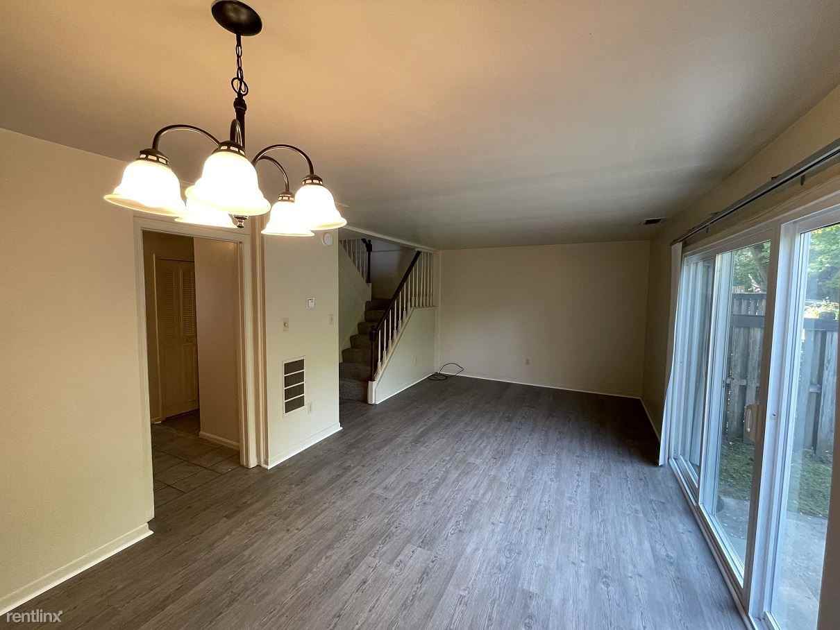 124 Woodgate Rd - Photo 3 of 12