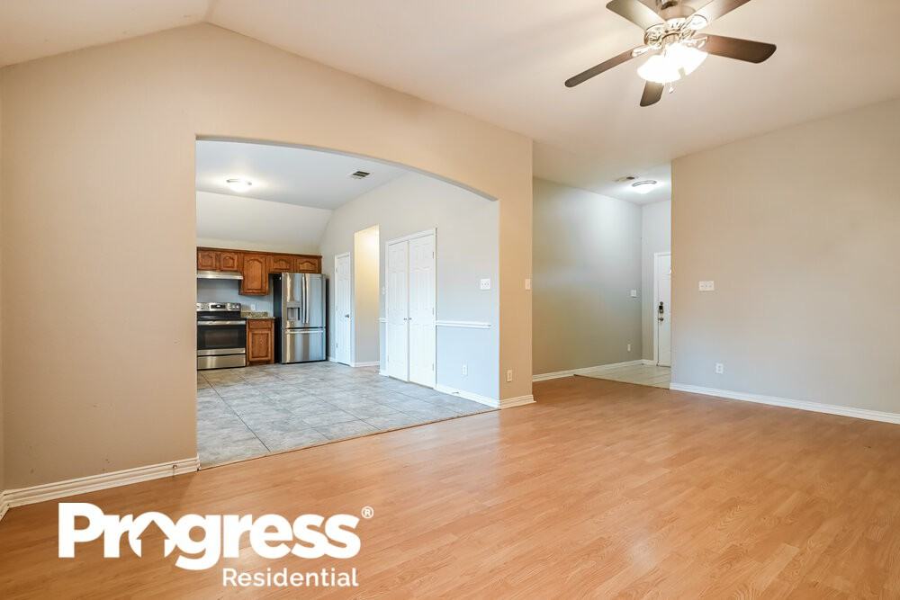 10320 Casnett Dr - Photo 3 of 21