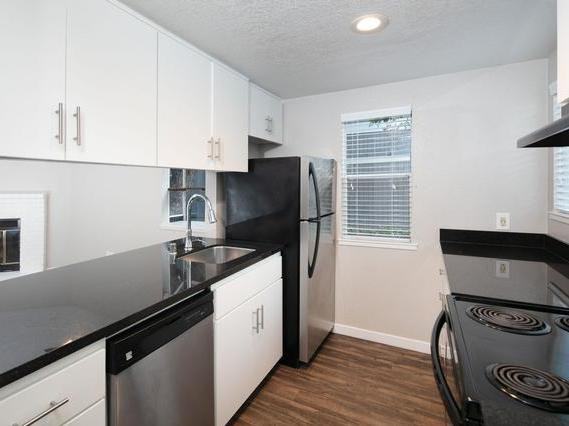 486 Morello Ave - Photo 5 of 31