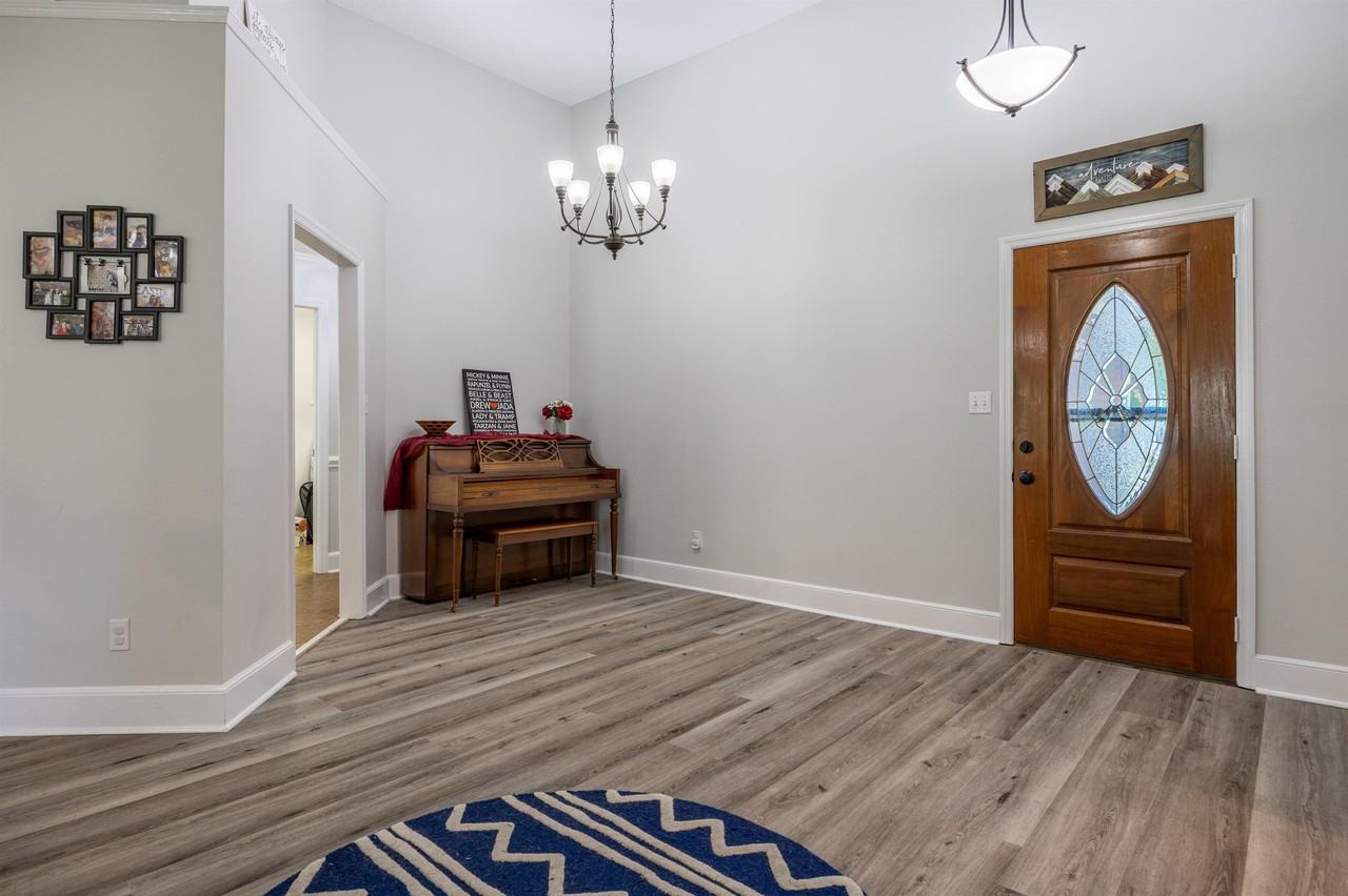 196 Lynwood Ln #1 - Photo 5 of 20