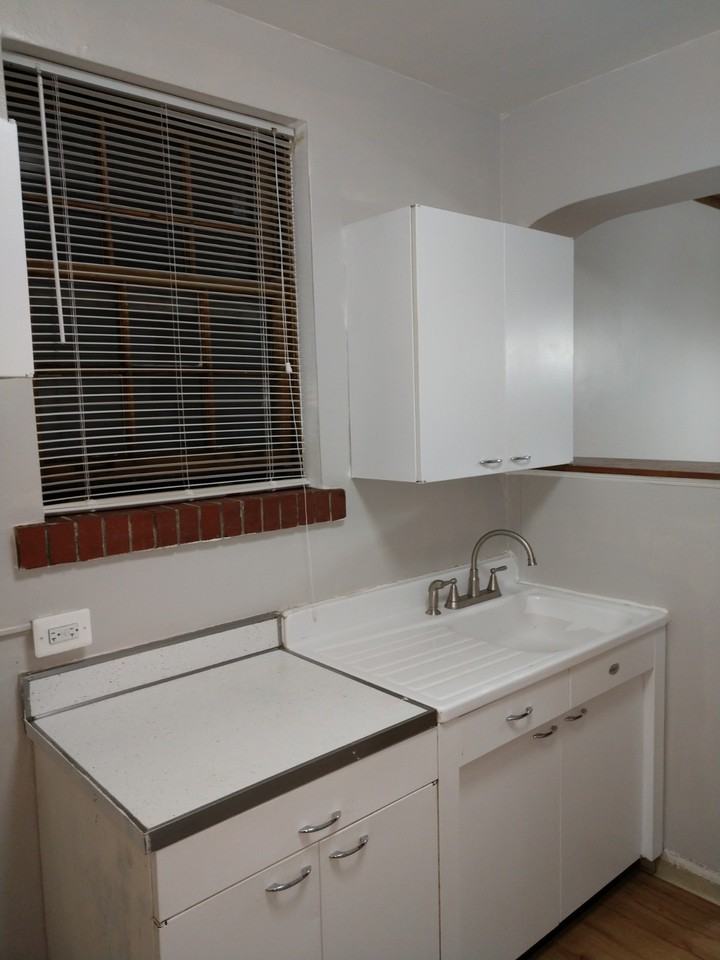 2559 Flossmoor Road #303 - Photo 6 of 16