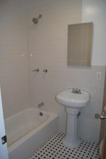 1522 Bergen St - Photo 2 of 18