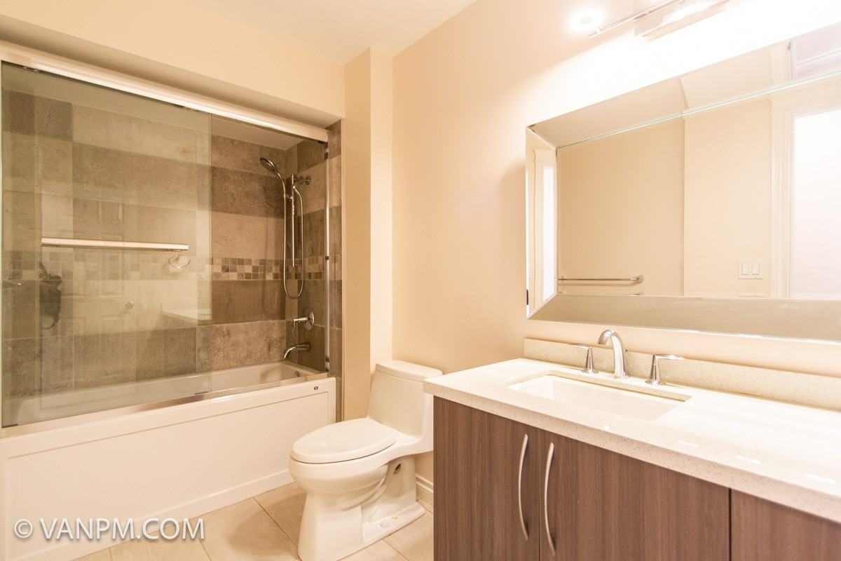 Basement Suite - Photo 3 of 10