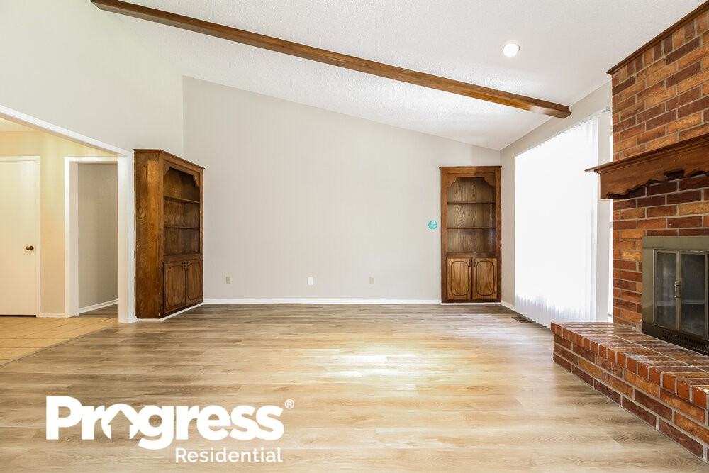 5037 Burntwood Dr - Photo 3 of 21