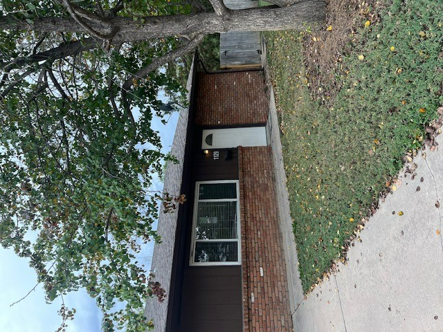 1129 Mchugh St - Photo 2 of 23