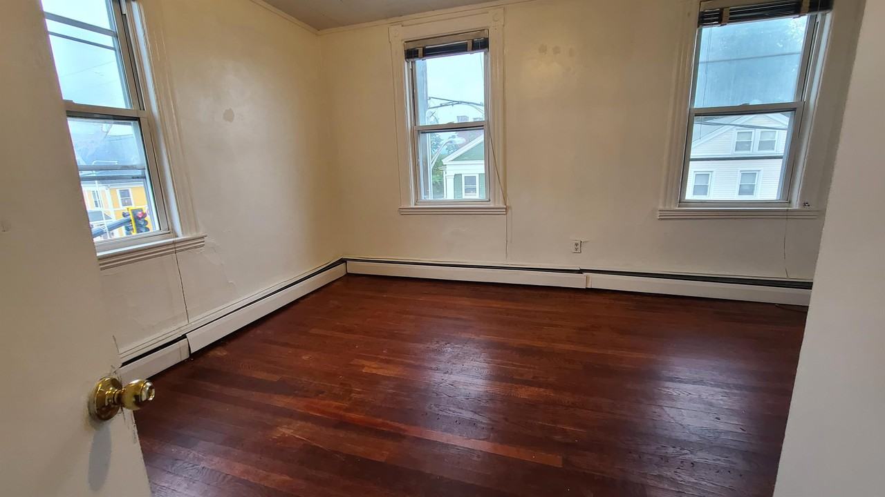 25 Tilley StreetApt. 4 #25-4 - Photo 7 of 12