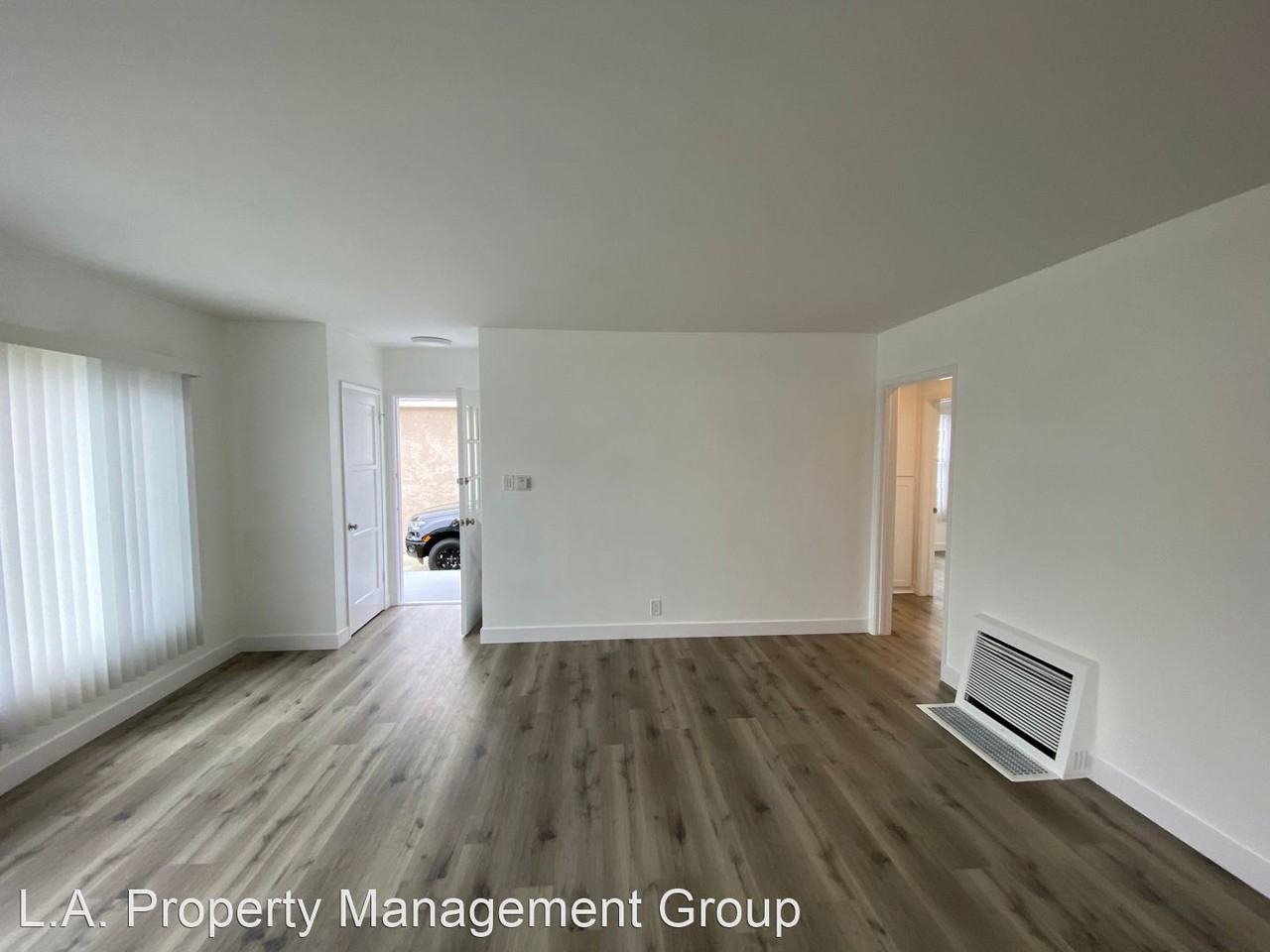 2814 Candlewood St - Photo 3 of 25