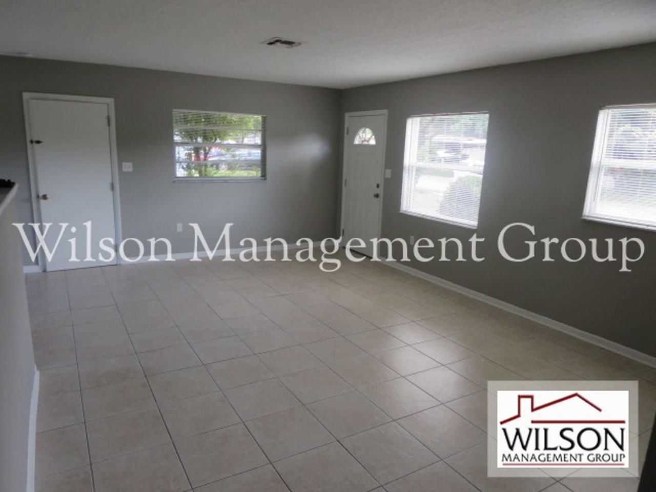 900 Jamela Dr - Photo 3 of 20