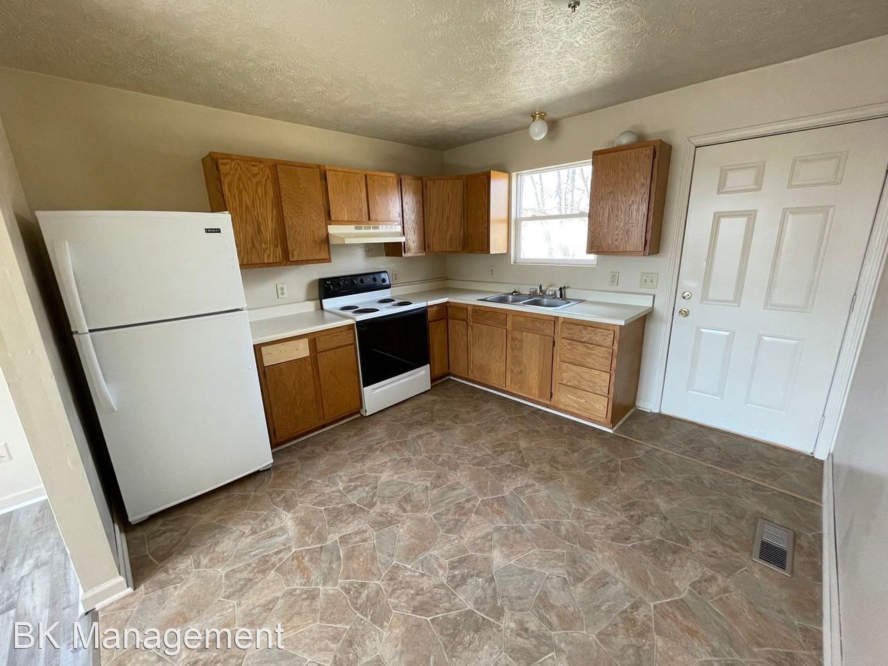 N Water St - Photo 2 of 8