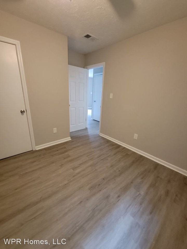 6077 Pine Street - Photo 2 of 6