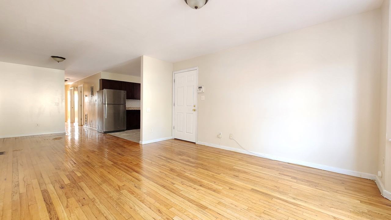 20 Hanford St - Photo 2 of 15