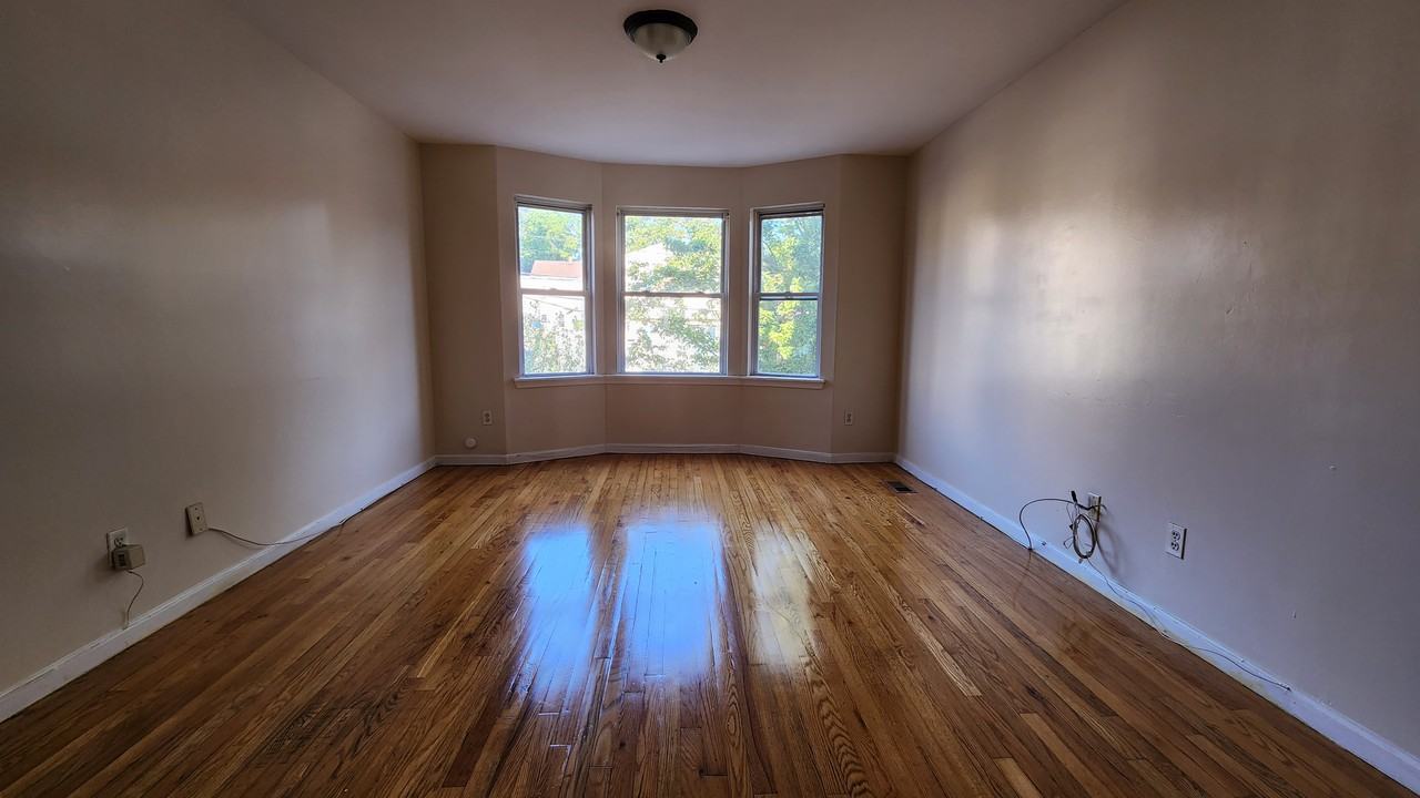 20 Hanford St - Photo 3 of 15