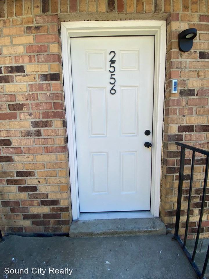 2556 Highland Trace Drive - Photo 2 of 14