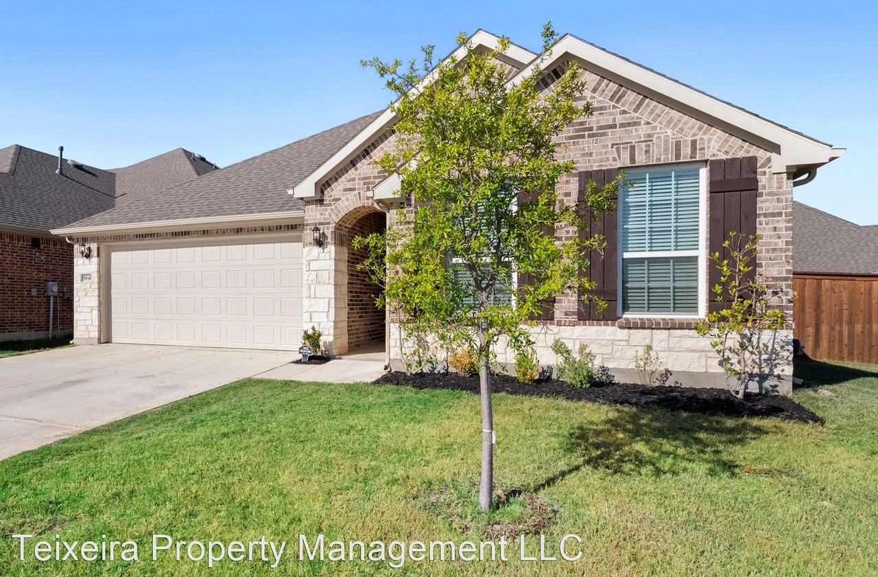 5841 Scarcliff Ln - Photo 2 of 27