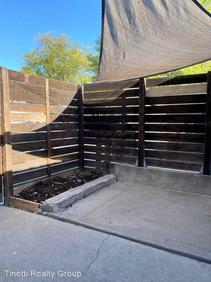 2142 K St - Photo 2 of 8