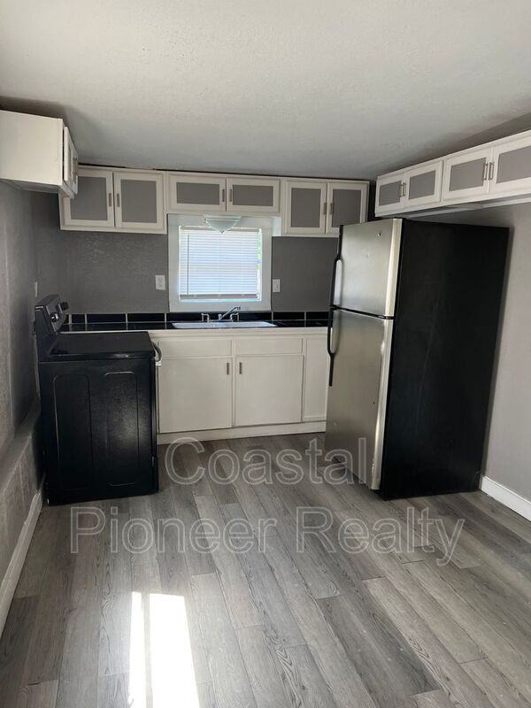 7018 Washington St - Photo 2 of 6