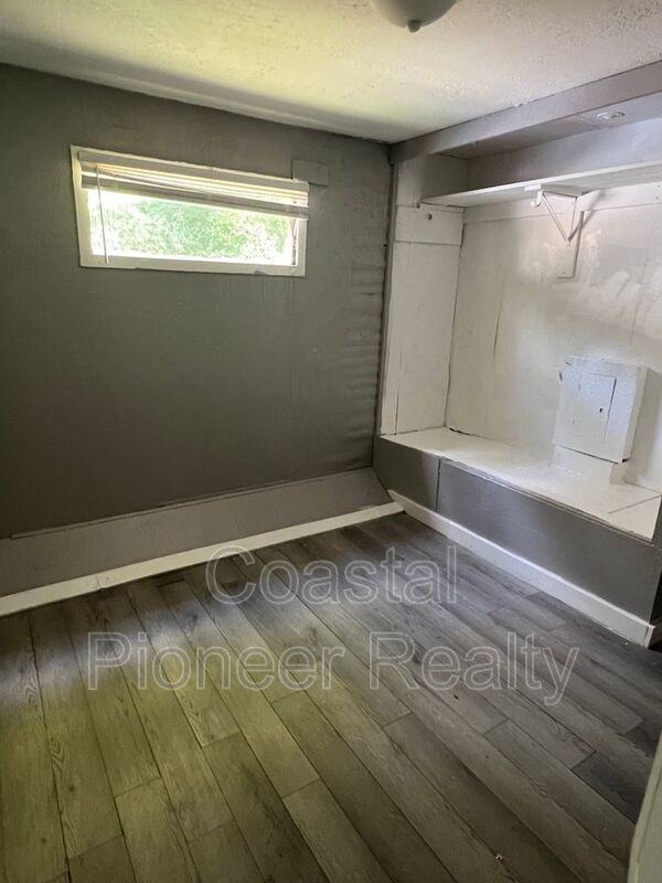7018 Washington St - Photo 5 of 6