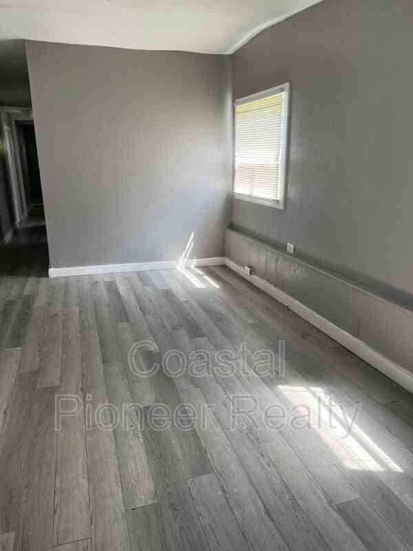 7018 Washington St - Photo 6 of 6
