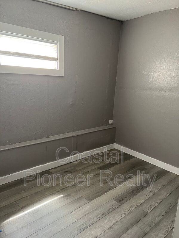 7018 Washington St - Photo 4 of 6