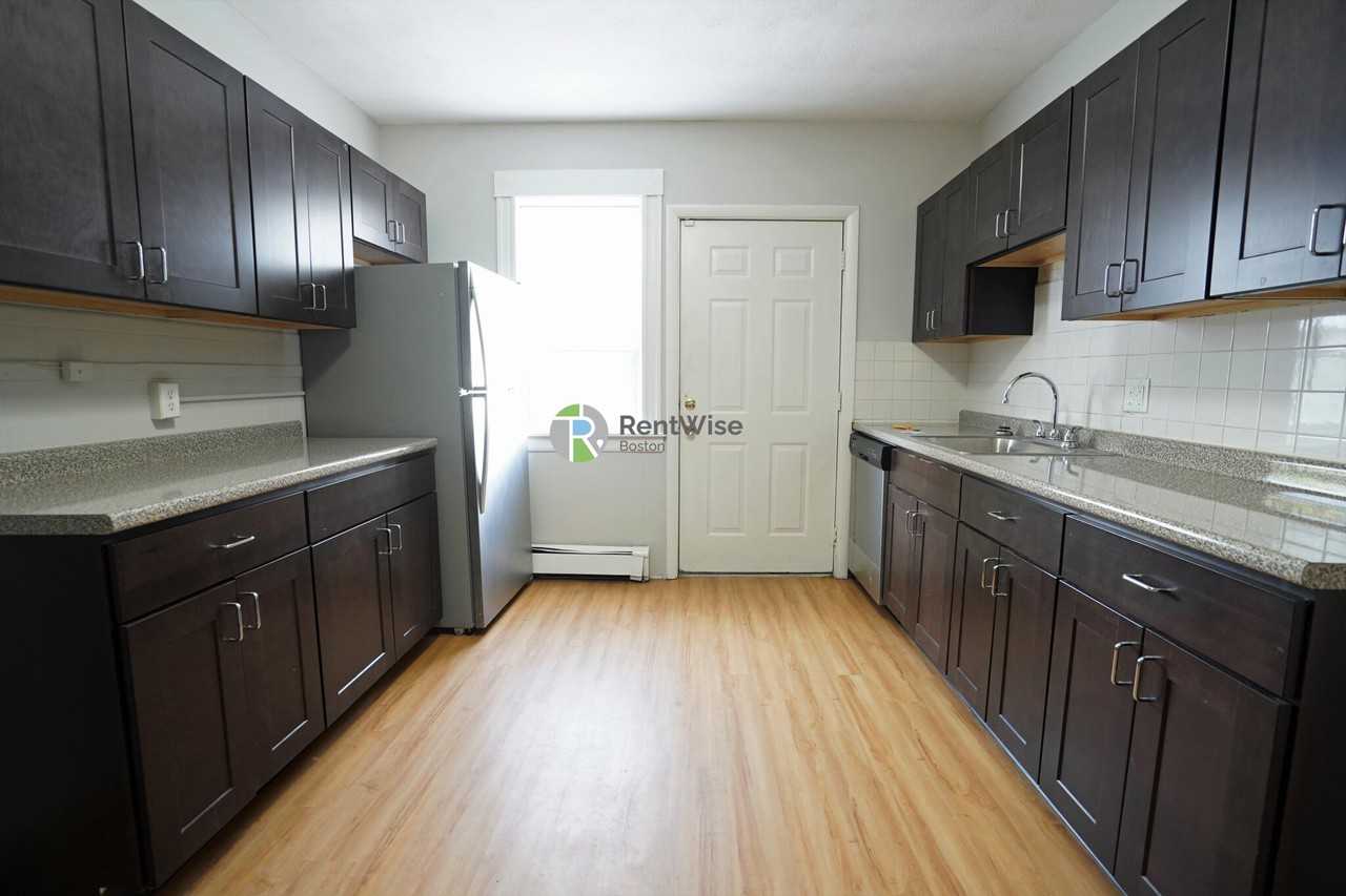 92 Nichols Ave #A - Photo 3 of 21