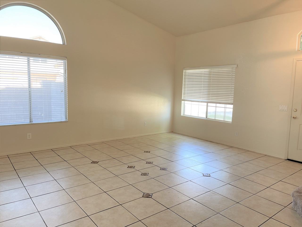 1691 E Park Ave - Photo 3 of 24