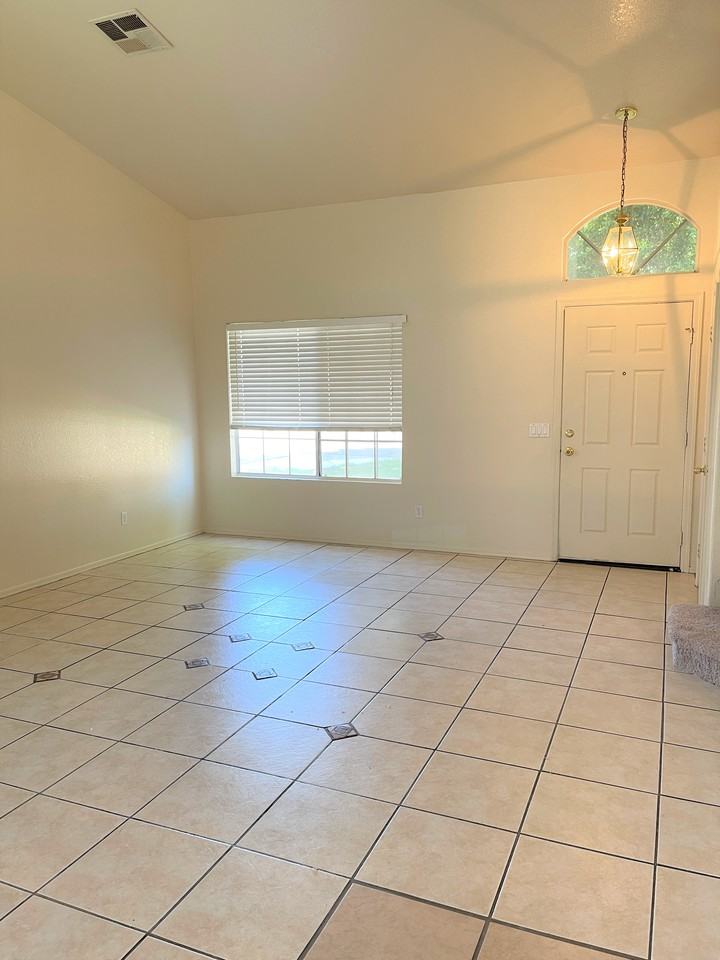 1691 E Park Ave - Photo 4 of 24