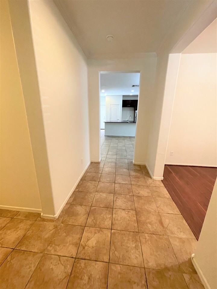 1699 S Constellation Way - Photo 2 of 30