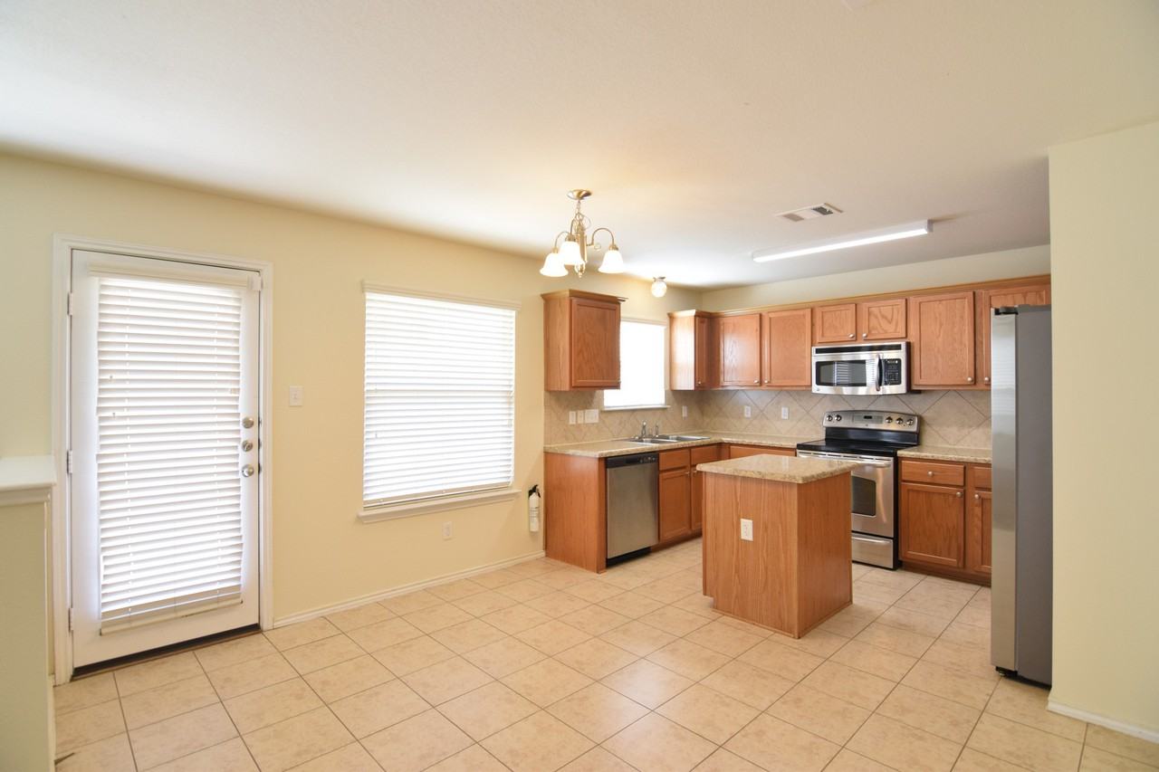 4602 Green Meadow Street - Photo 4 of 23