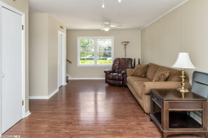 5604 Judson Dr - Photo 2 of 10