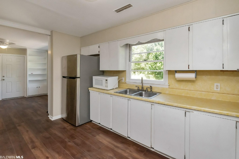 5604 Judson Dr - Photo 3 of 10