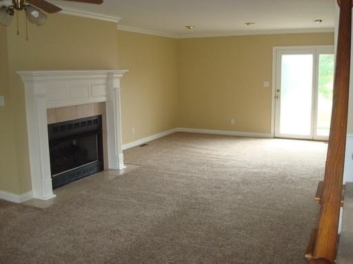 2733 Meadowcrest Dr - Photo 3 of 4