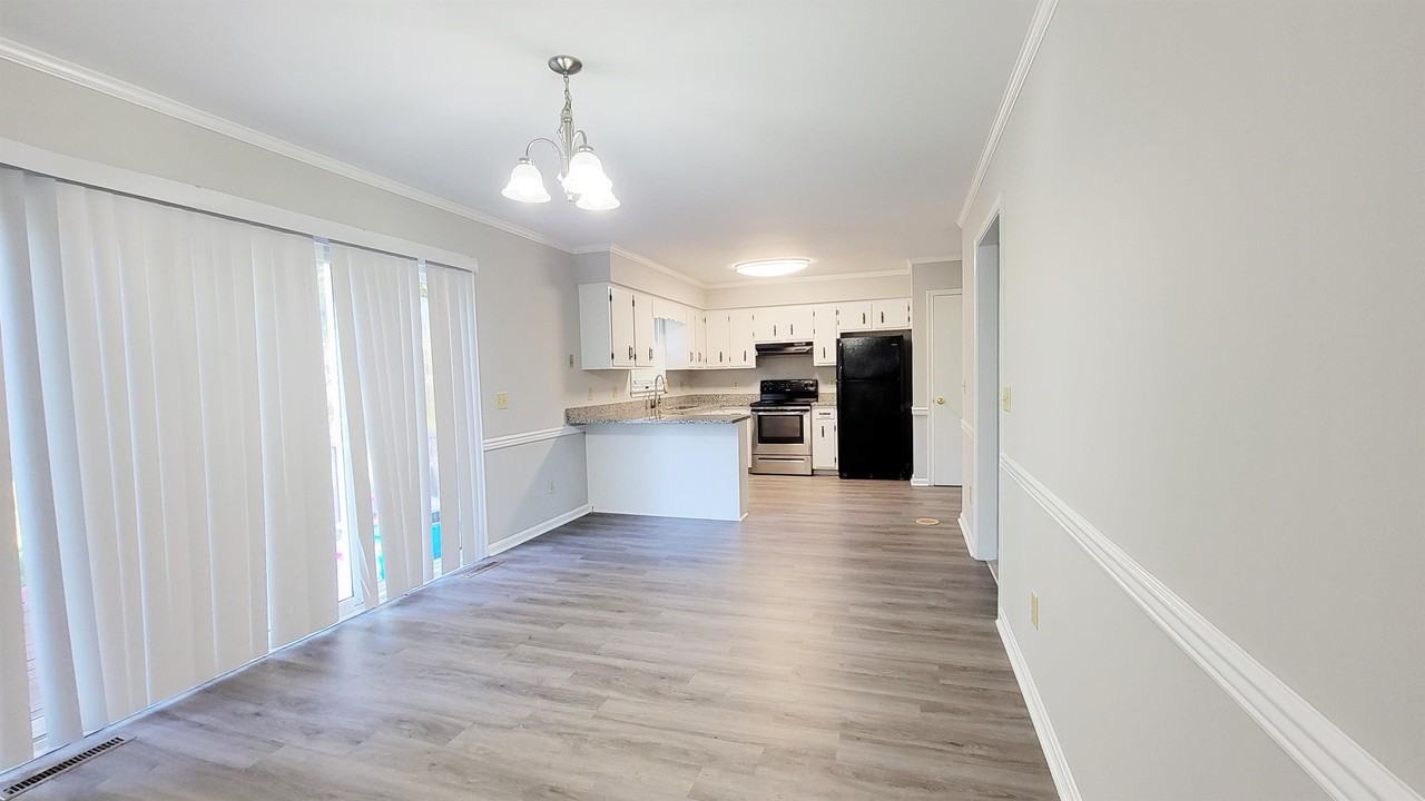 830 Larch Way #1 - Photo 6 of 28
