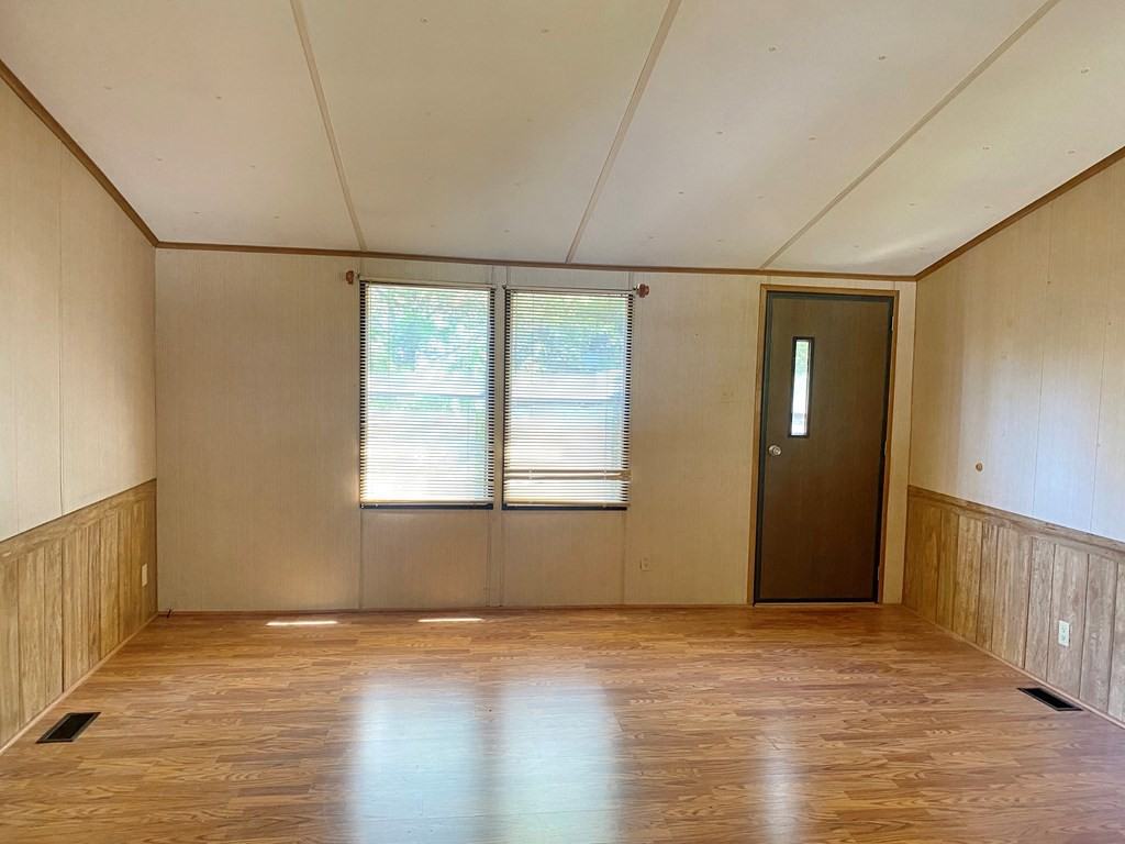 139 Smyrna Church Rd - Photo 2 of 10