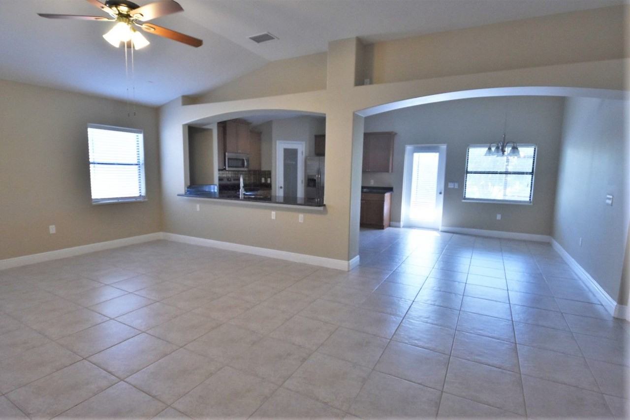 1596 Donegal Dr - Photo 3 of 14