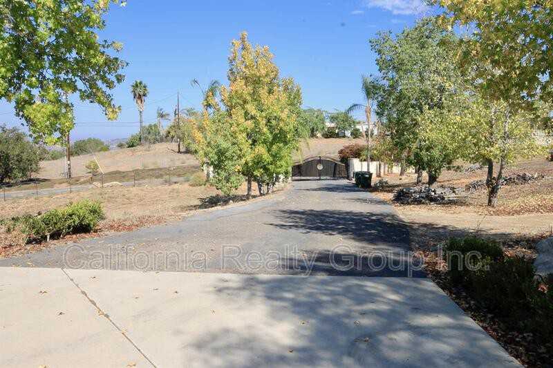 11661 Mesa Verde Dr - Photo 3 of 26