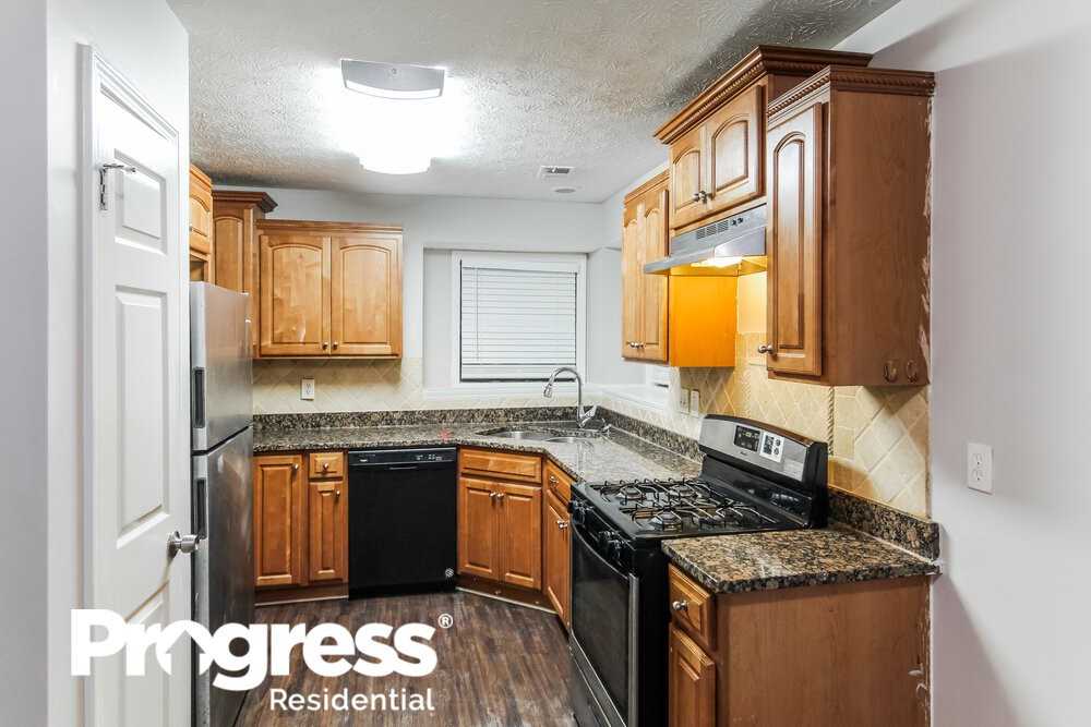599 Maple Dr - Photo 5 of 16