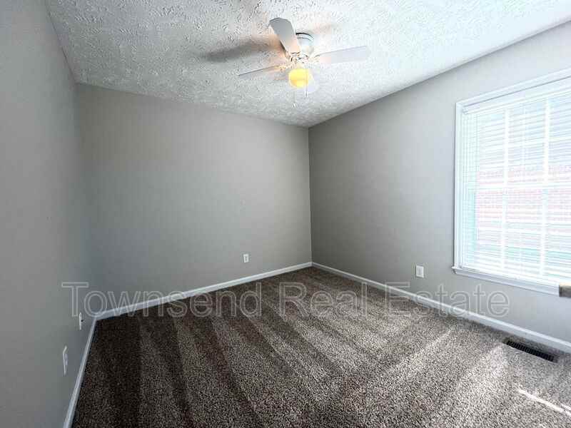 3539 Harrisburg Dr - Photo 5 of 23