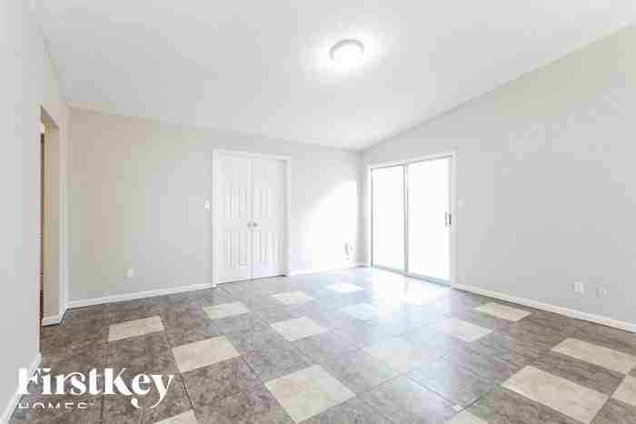 11129 Essen Ct - Photo 2 of 15