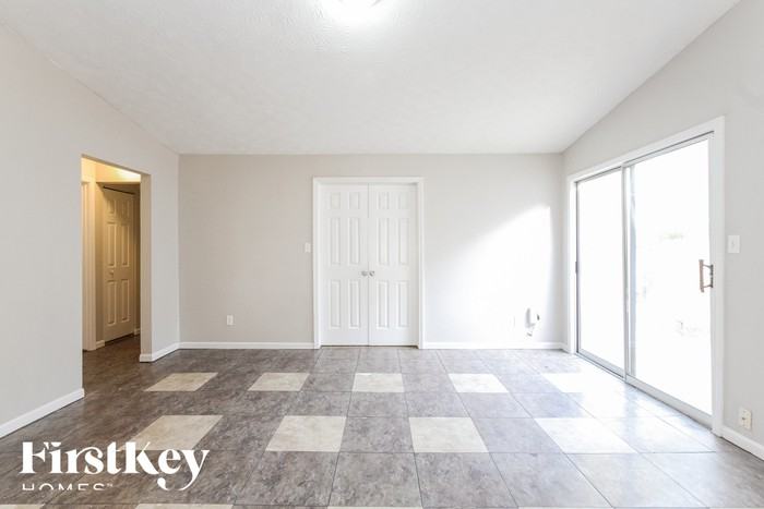 11129 Essen Ct - Photo 3 of 15