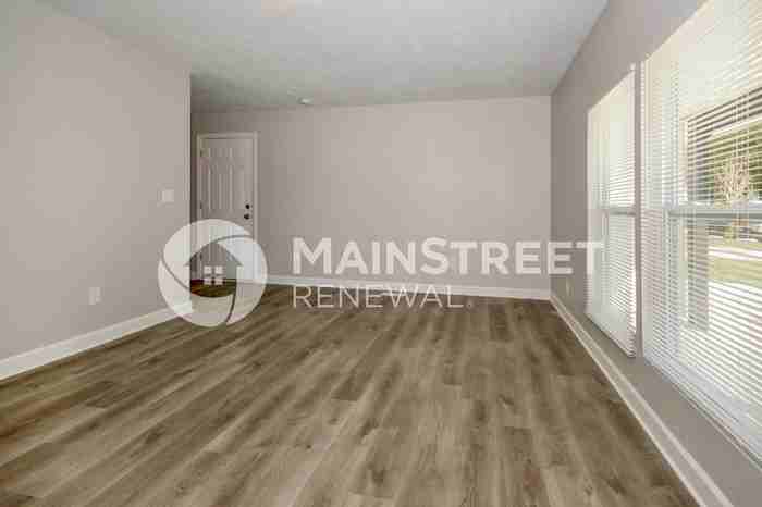 4038 Whitaker Dr - Photo 3 of 16