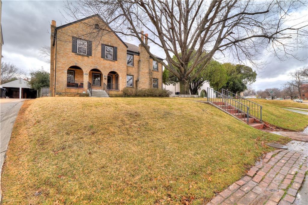 910 Nw 37th St #910 - Photo 2 of 20